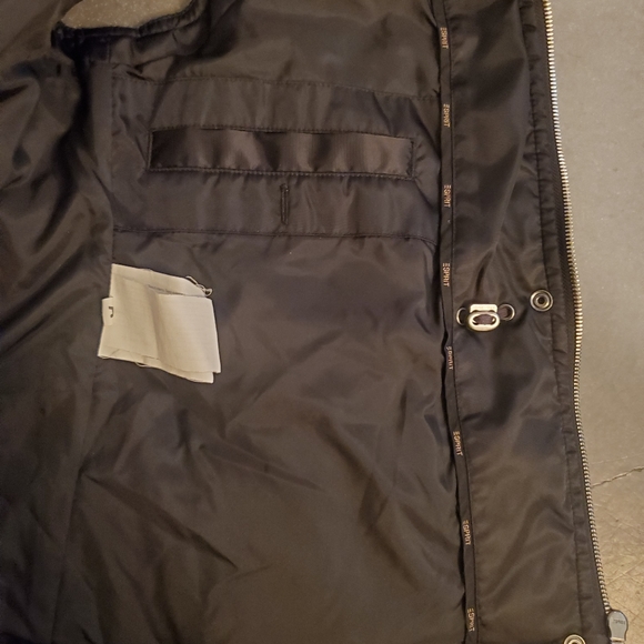 ESPRIT puffer vest - Picture 9 of 12